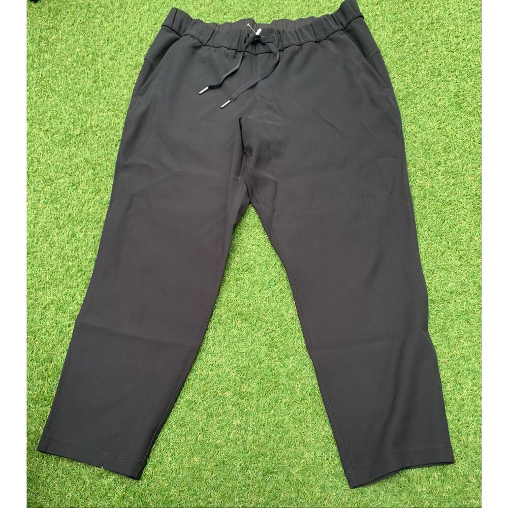 Lululemon On The Fly Black casual ankle Pants 25" sz 12